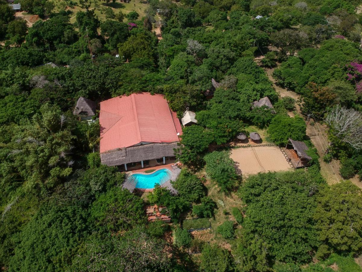Distant Relatives Ecolodge & Backpackers Kilifi Kültér fotó