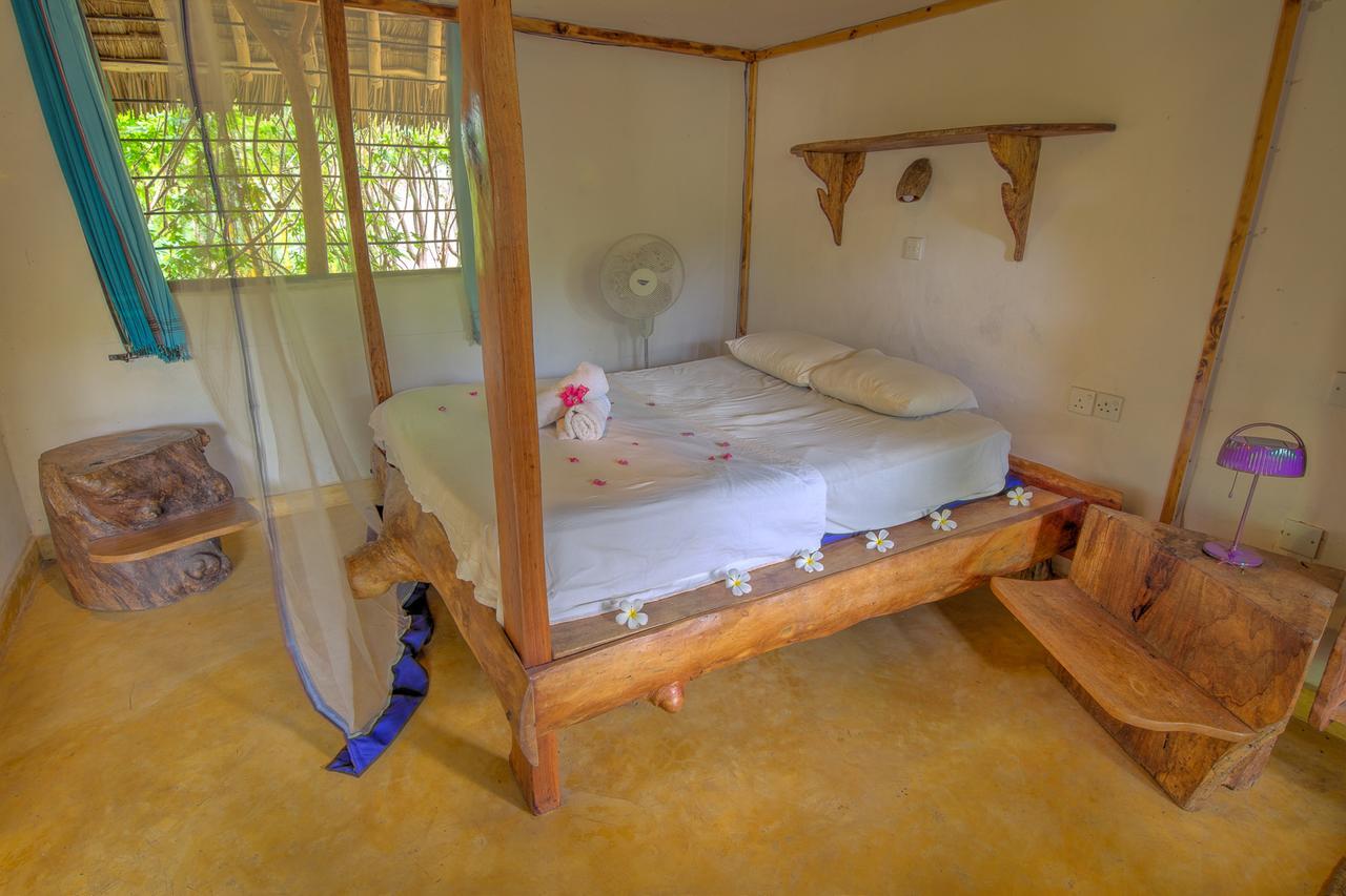 Distant Relatives Ecolodge & Backpackers Kilifi Kültér fotó