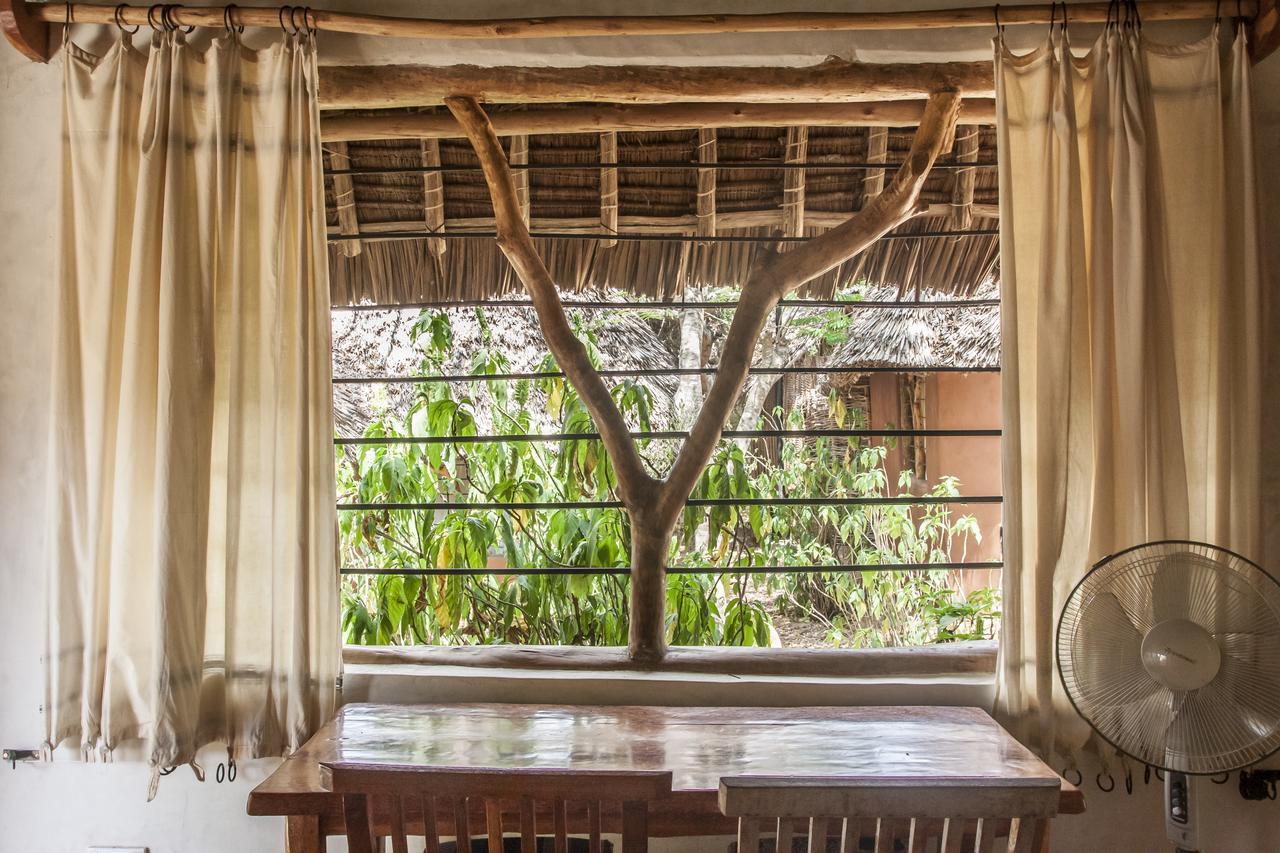 Distant Relatives Ecolodge & Backpackers Kilifi Kültér fotó