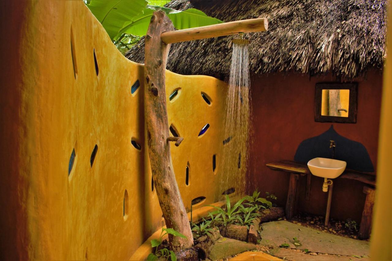 Distant Relatives Ecolodge & Backpackers Kilifi Kültér fotó