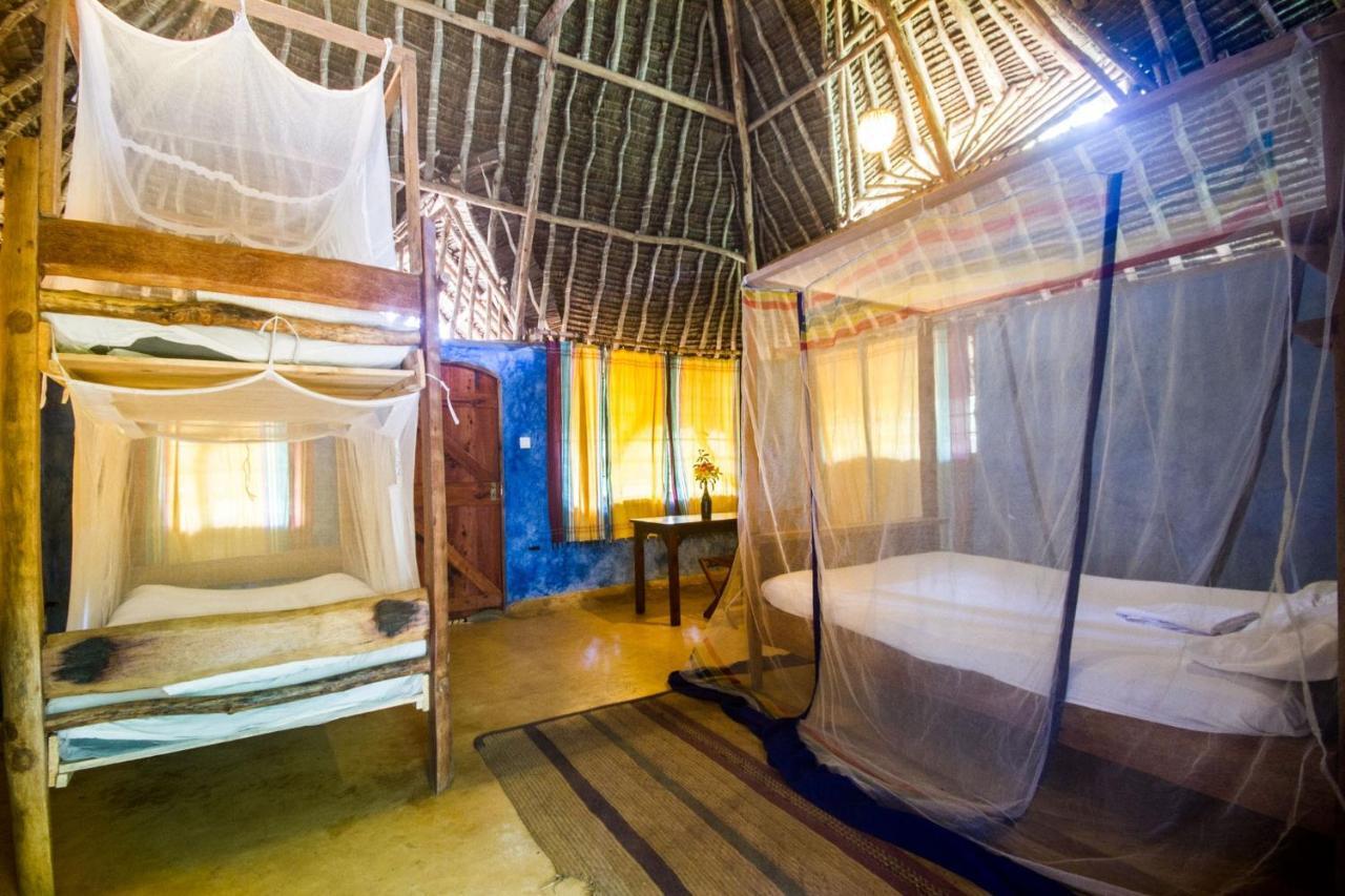 Distant Relatives Ecolodge & Backpackers Kilifi Kültér fotó
